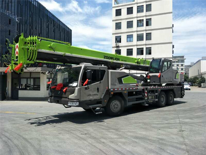 鹤岗市随车吊师傅告诉你租赁随车吊车如何区分吨位